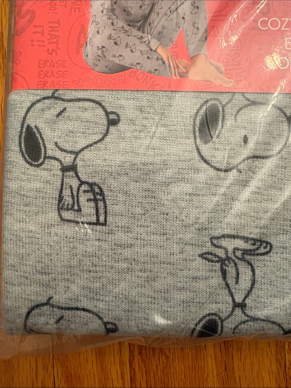 BNWT Peanuts Snoopy Gray and Black Printed 2-Piece Pajama Set - Picture 5 of 5